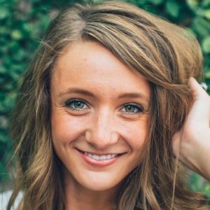 woman-1031619_1280
